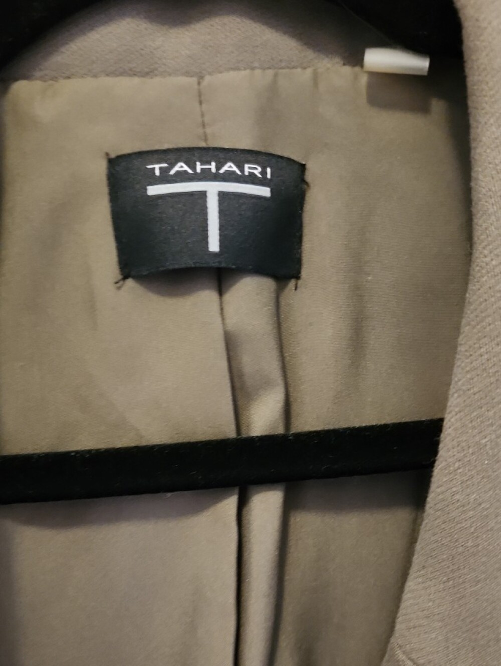 Tahari Olive Cropped Notch-Lapel Blazer - Picture 2 of 3